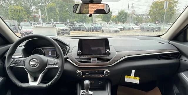 Nissan Altima SV FWD 2026 — side view