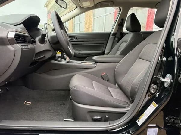 Nissan Altima SV FWD 2026 — side view