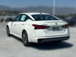 Nissan Altima SV FWD 2026 — side view