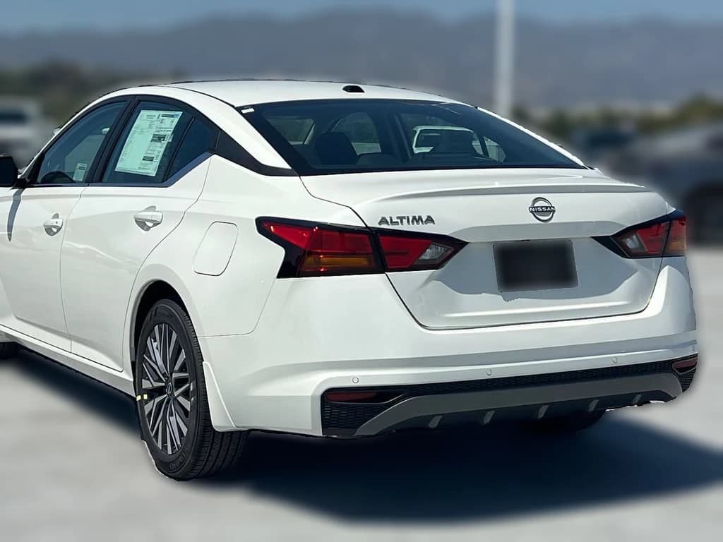 Nissan Altima SV FWD 2026 — side view