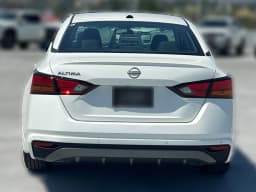 Nissan Altima SV FWD 2026 — side view