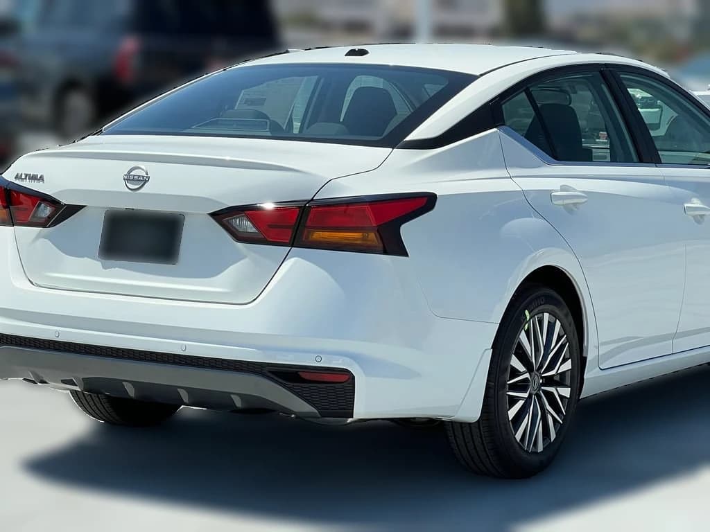 Nissan Altima SV FWD 2026 — side view