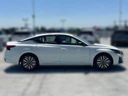 Nissan Altima SV FWD 2026 — side view