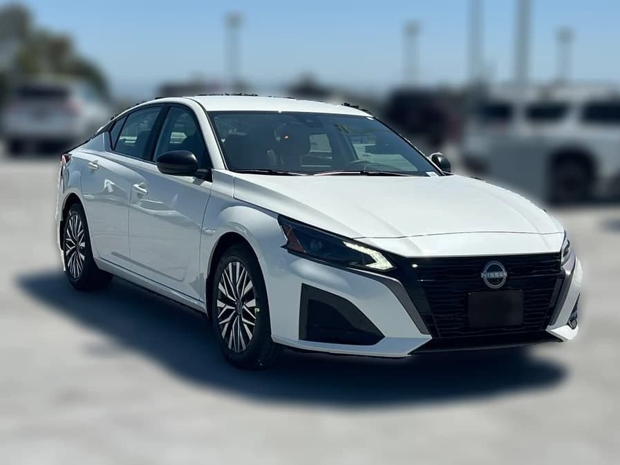 Nissan Altima SV FWD 2026 — side view