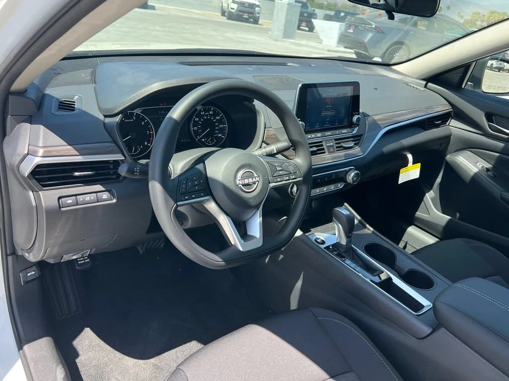 Nissan Altima SV FWD 2026 — side view