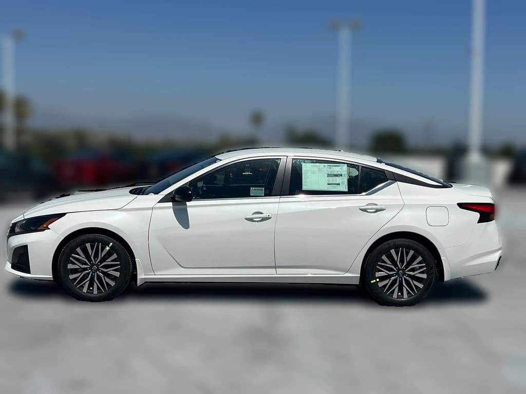 Nissan Altima SV FWD 2026 — side view
