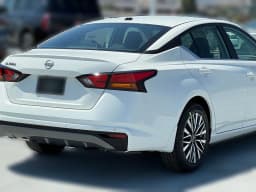 Nissan Altima SV FWD 2026 — side view
