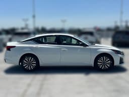 Nissan Altima SV FWD 2026 — side view