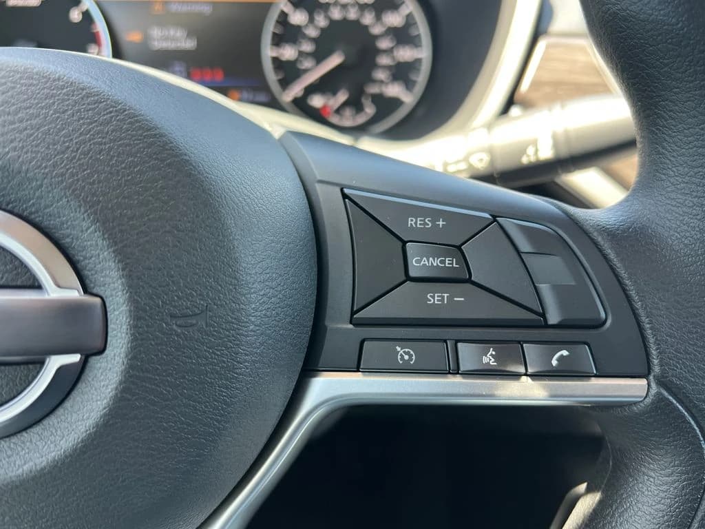Nissan Altima SV FWD 2026 — side view