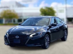 Nissan Altima SV FWD 2026 — side view