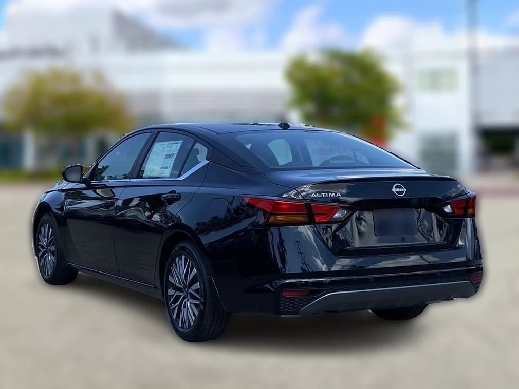Nissan Altima SV FWD 2026 — side view
