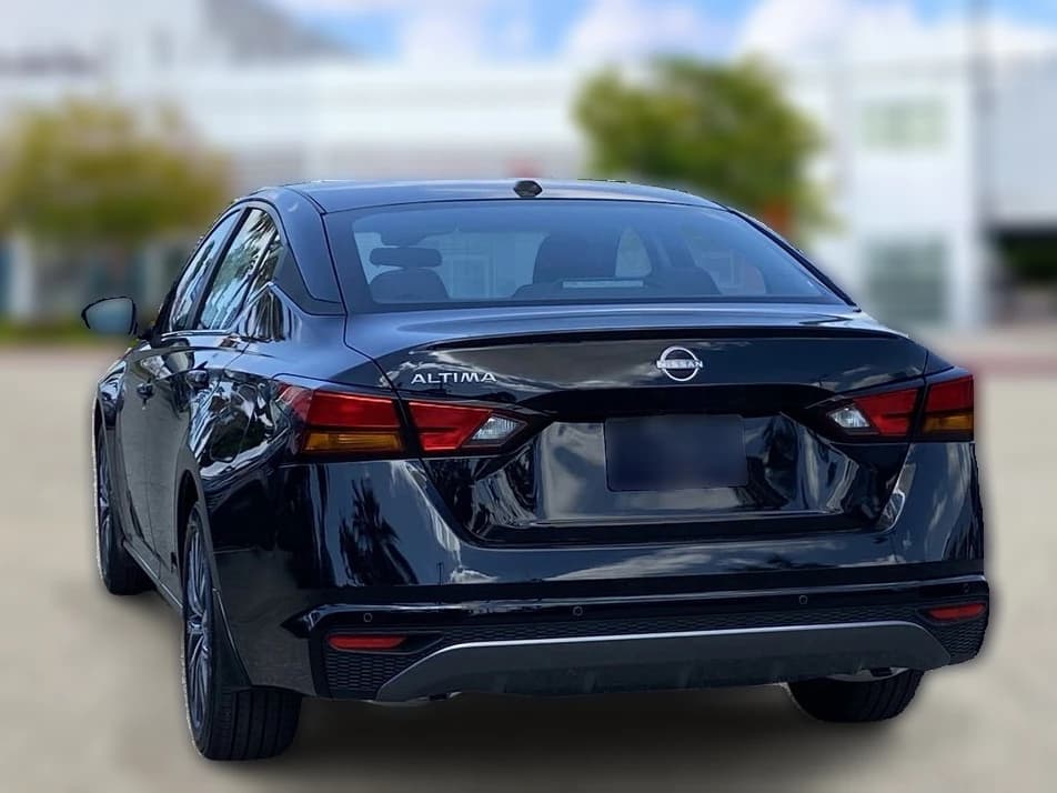 Nissan Altima SV FWD 2026 — side view