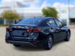 Nissan Altima SV FWD 2026 — side view