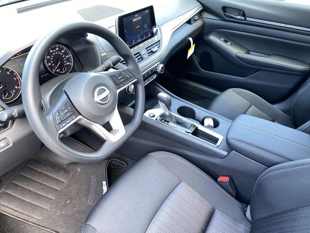 Nissan Altima SV FWD 2026 — side view