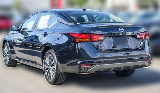 Nissan Altima SV AWD 2026 — side view