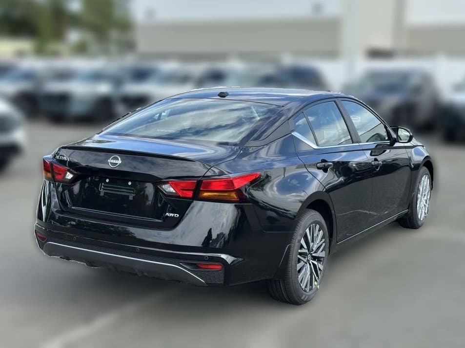 Nissan Altima SV AWD 2026 — side view