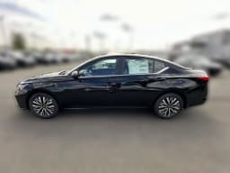 Nissan Altima SV AWD 2026 — side view