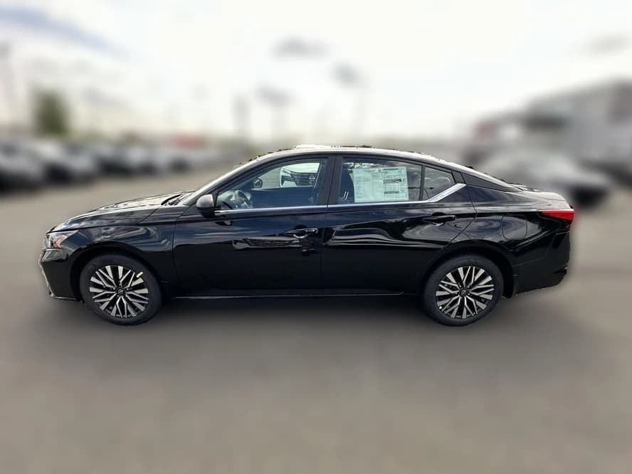 Nissan Altima SV AWD 2026 — side view