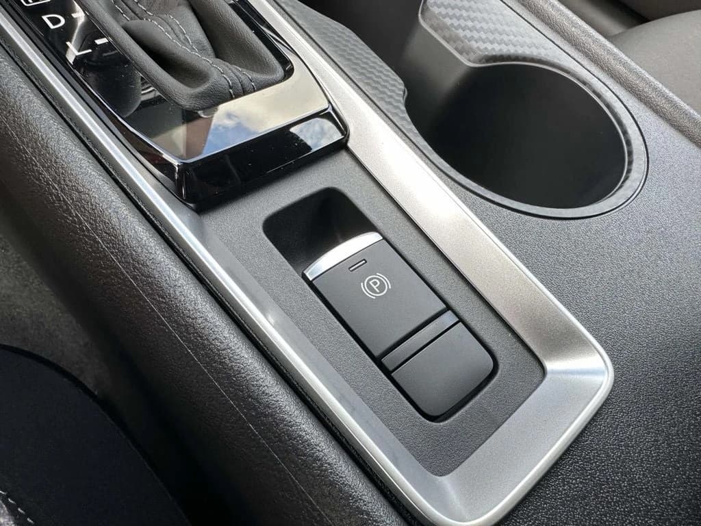 Nissan Altima SV AWD 2026 — side view