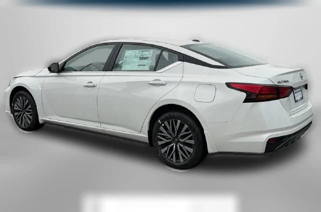 Nissan Altima SV AWD 2026 — side view