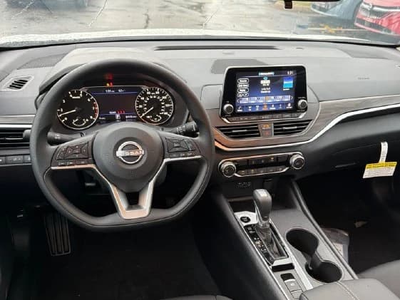 Nissan Altima SV AWD 2026 — side view