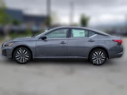 Nissan Altima SV AWD 2026 — side view