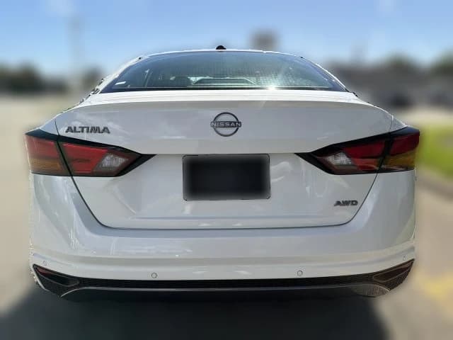 Nissan Altima SV AWD 2026 — side view