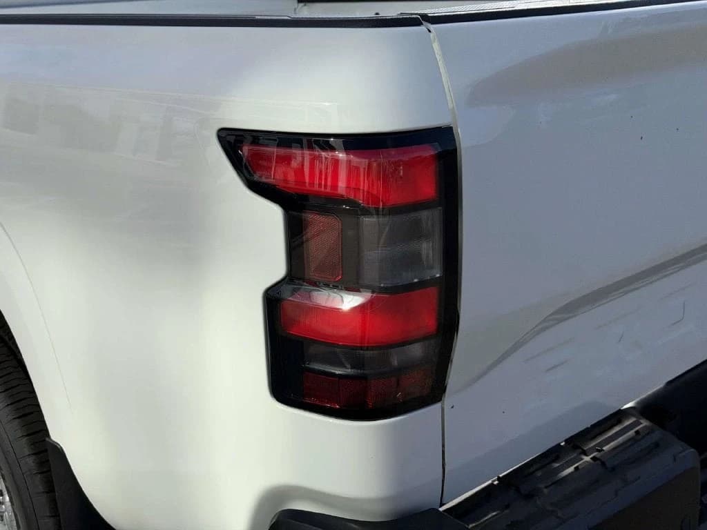 Nissan Frontier S King Cab 4x4 2027 — side view