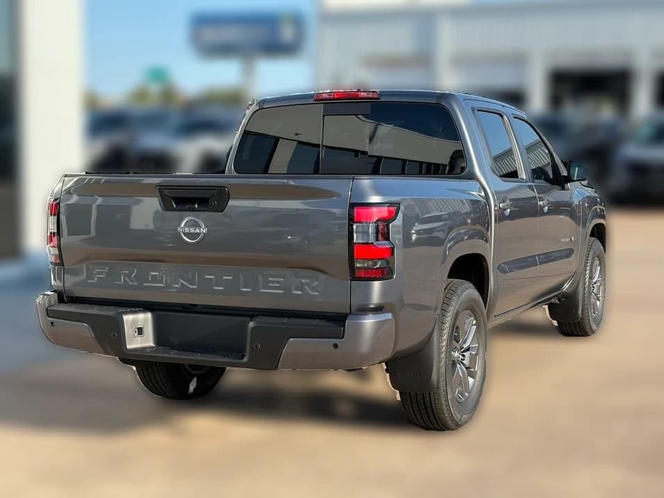 Nissan Frontier SV Crew Cab 4x2 2027 — side view