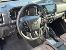 Nissan Frontier SV Crew Cab 4x2 2027 — side view