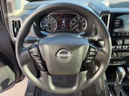 Nissan Frontier SV Crew Cab 4x2 2027 — side view