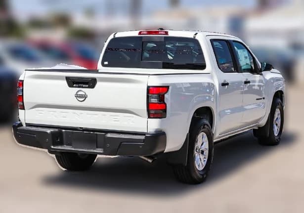 Nissan Frontier S Crew Cab 4x2 2027 — side view