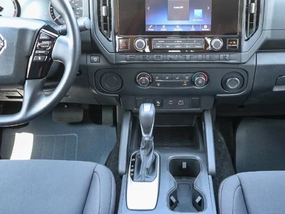 Nissan Frontier S Crew Cab 4x2 2027 — side view