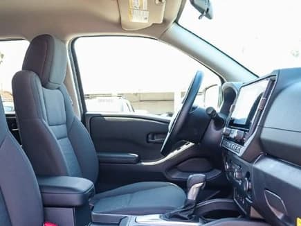 Nissan Frontier S Crew Cab 4x2 2027 — side view