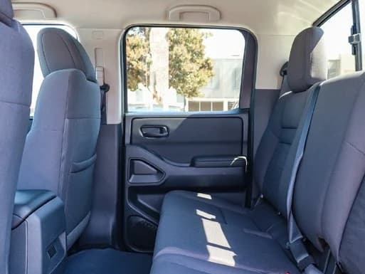 Nissan Frontier S Crew Cab 4x2 2027 — side view