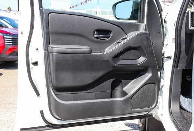 Nissan Frontier S Crew Cab 4x2 2027 — side view