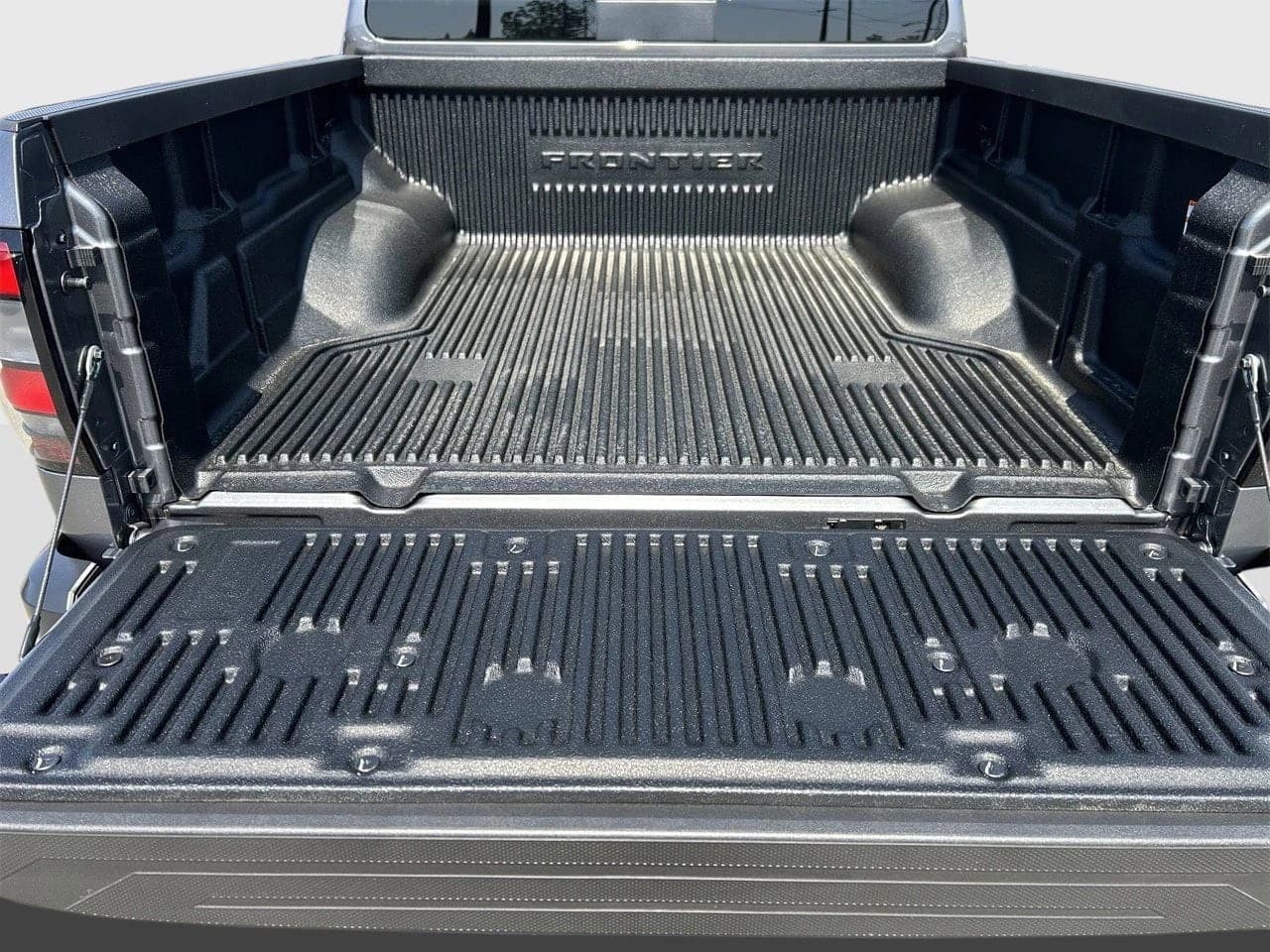 Nissan Frontier S Crew Cab 4x2 2026 — side view