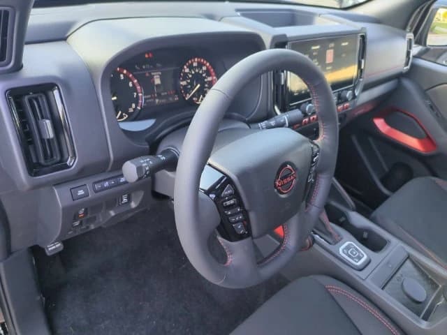 Nissan Frontier PRO-4X Crew Cab 4x4 2027 — side view