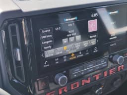 Nissan Frontier PRO-4X Crew Cab 4x4 2027 — side view