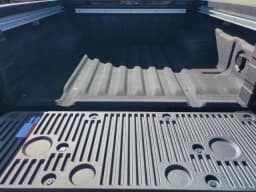 Nissan Frontier PRO-4X Crew Cab 4x4 2027 — side view