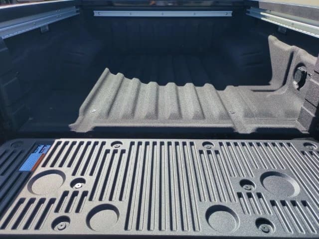 Nissan Frontier PRO-4X Crew Cab 4x4 2027 — side view