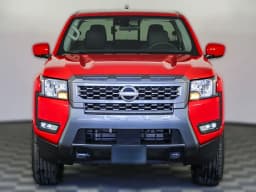 Nissan Frontier SV Crew Cab 4x4 2025 — side view