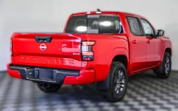 Nissan Frontier SV Crew Cab 4x4 2025 — side view