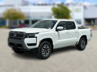Nissan Frontier SV Crew Cab 4x4