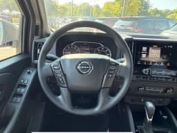 Nissan Frontier SV Crew Cab 4x4 2026 — side view