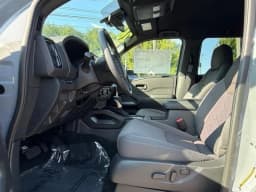 Nissan Frontier SV Crew Cab 4x4 2026 — side view