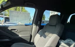Nissan Frontier SV Crew Cab 4x4 2026 — side view