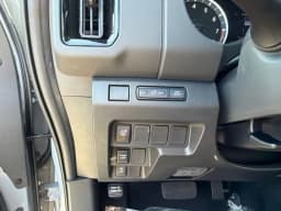 Nissan Frontier SV Crew Cab 4x4 2026 — side view