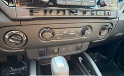 Nissan Frontier SV Crew Cab 4x4 2026 — side view