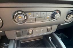 Nissan Frontier SV Crew Cab 4x4 2026 — side view